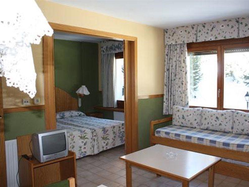 Apartamentos Solneu Baqueira Beret Bagian luar foto