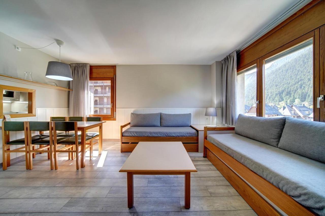 Apartamentos Solneu Baqueira Beret Bagian luar foto