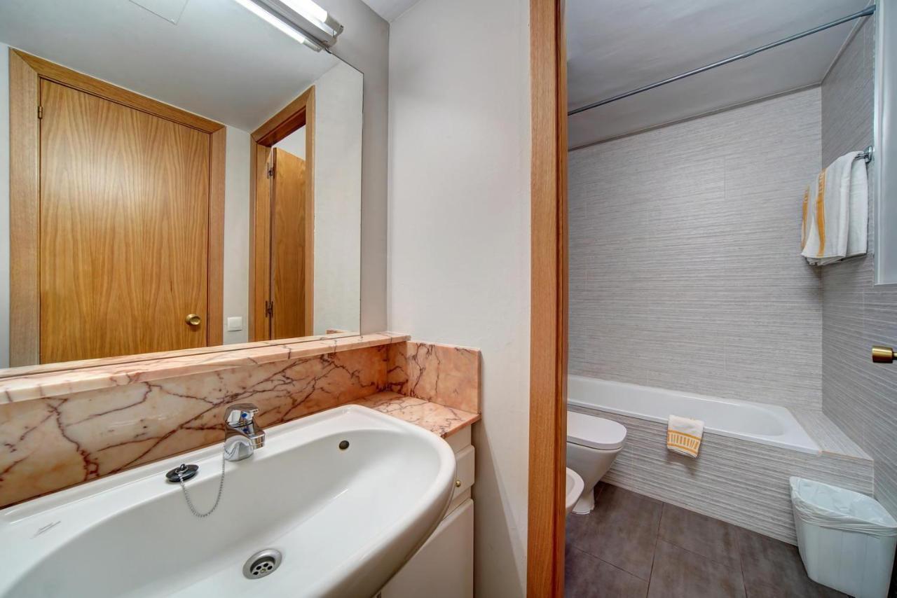 Apartamentos Solneu Baqueira Beret Bagian luar foto