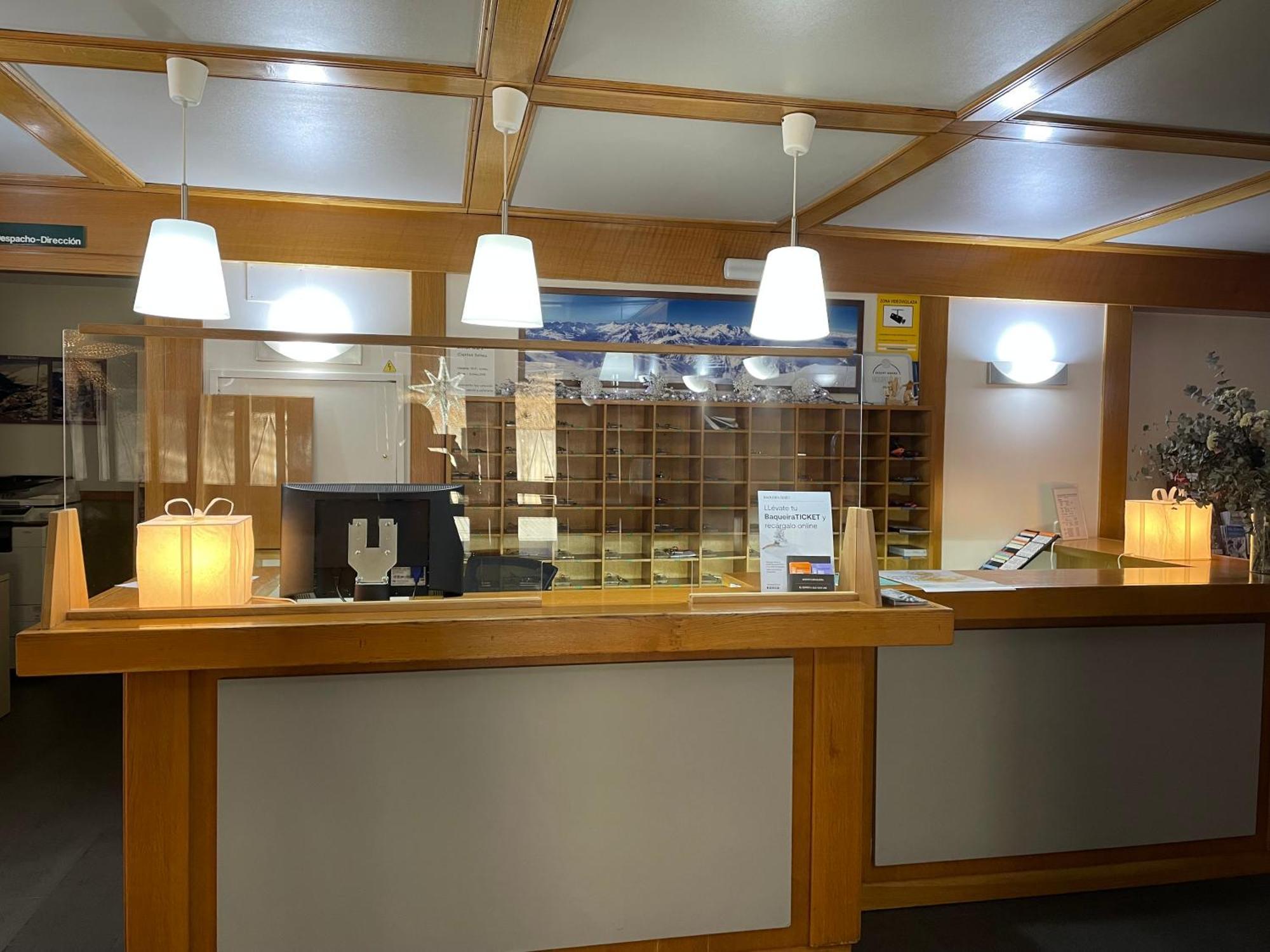 Apartamentos Solneu Baqueira Beret Bagian luar foto