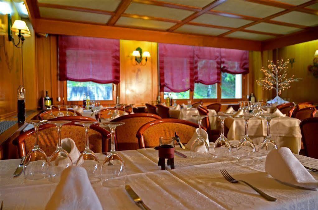 Apartamentos Solneu Baqueira Beret Bagian luar foto